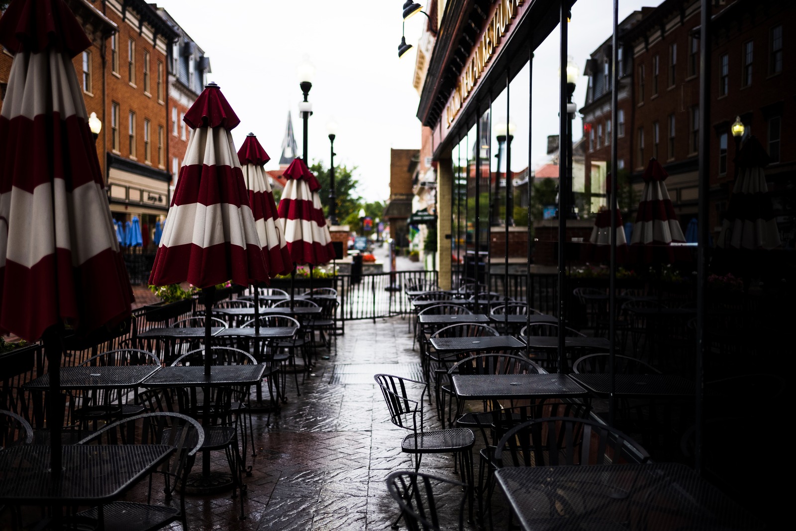 Quiet Cafe Ambiance