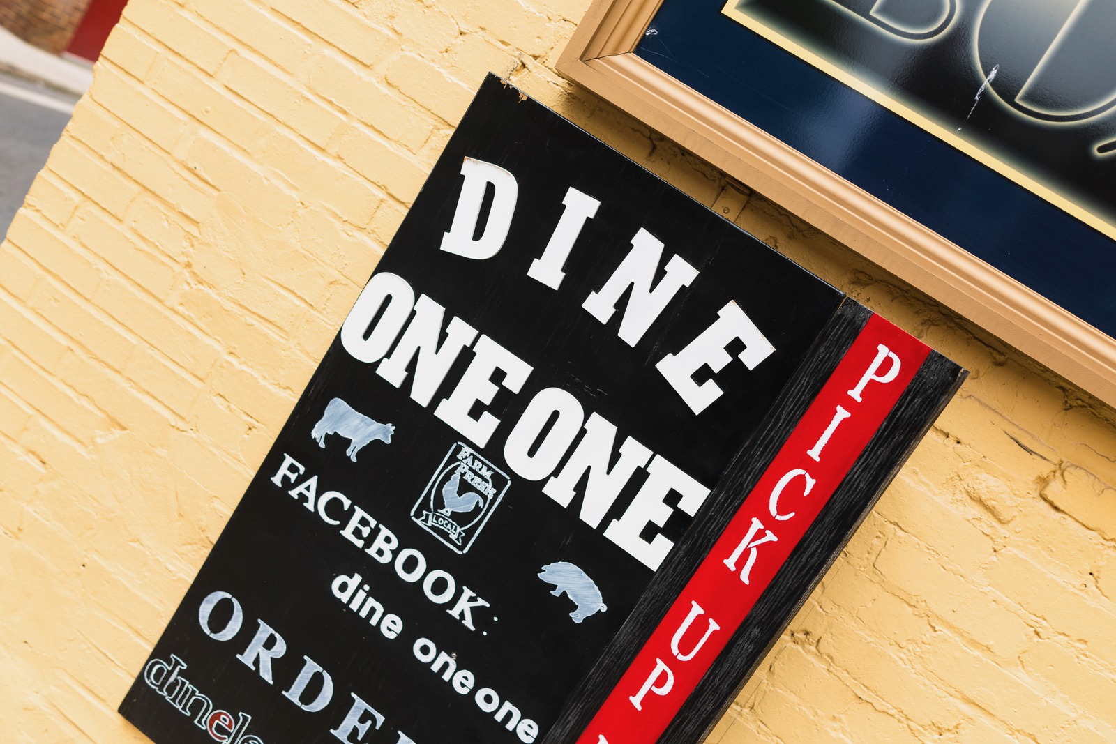 Crisp Cafe Signage