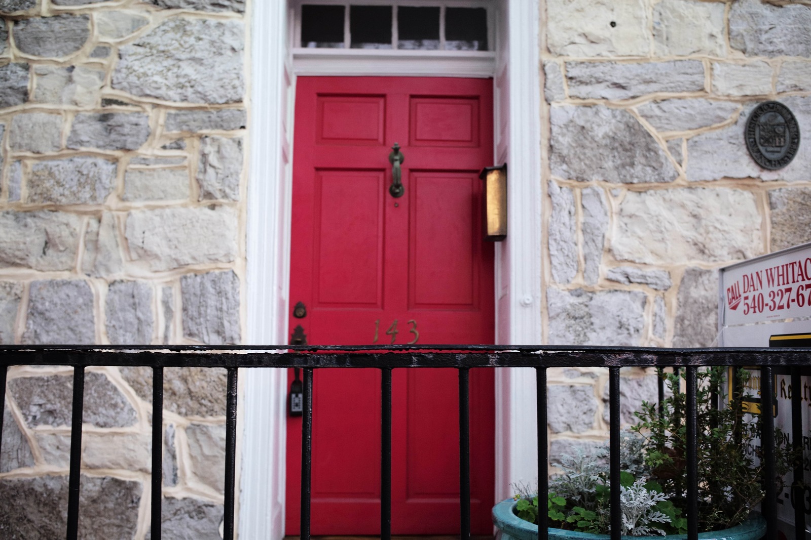 Welcome in Warm Red