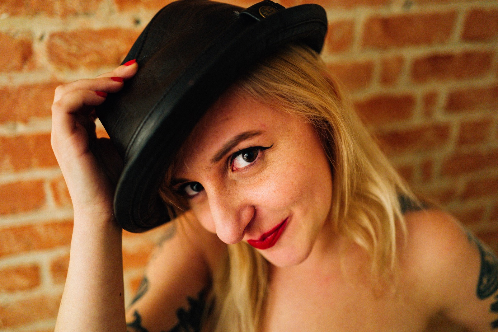 Charming Hat Play