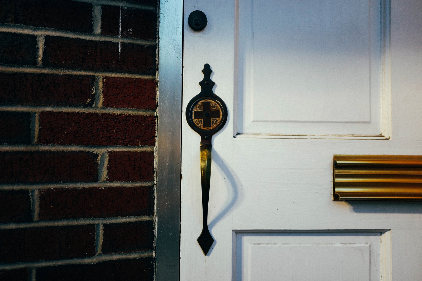 Inviting Threshold
