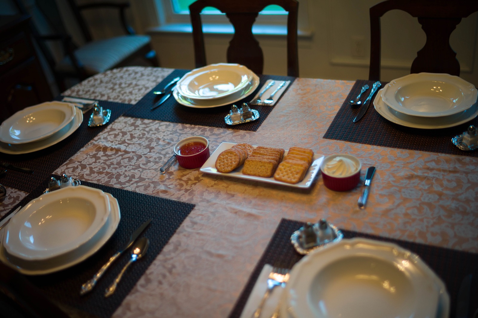 Elegant Dining Awaiting Guests