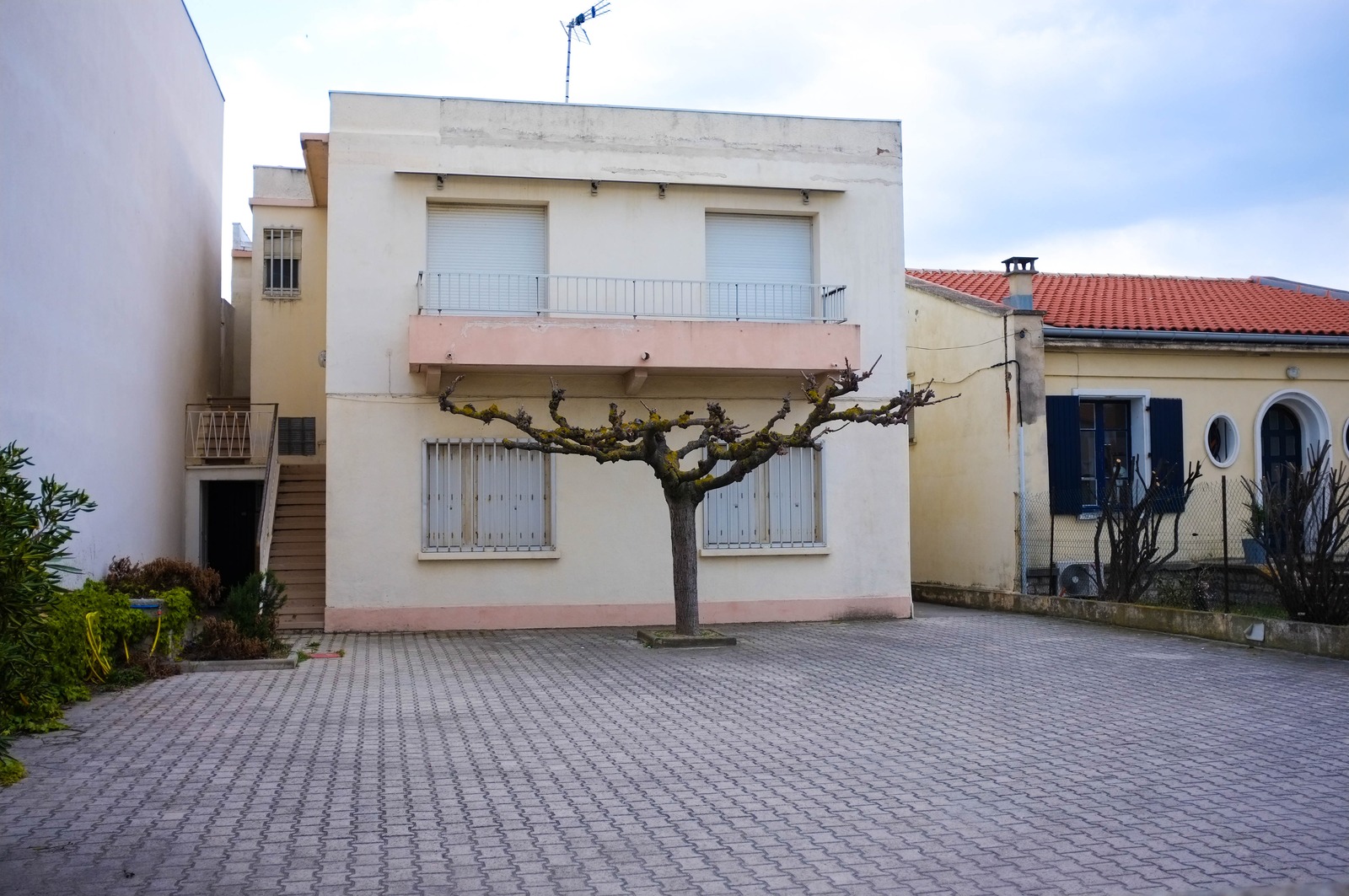 Lonely Facade