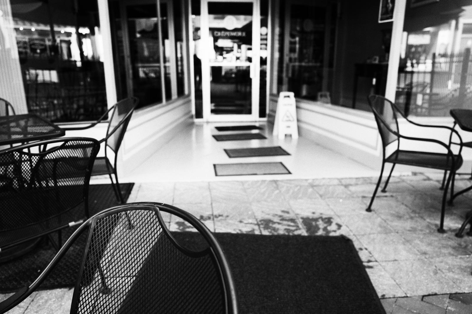Empty Café Retreat