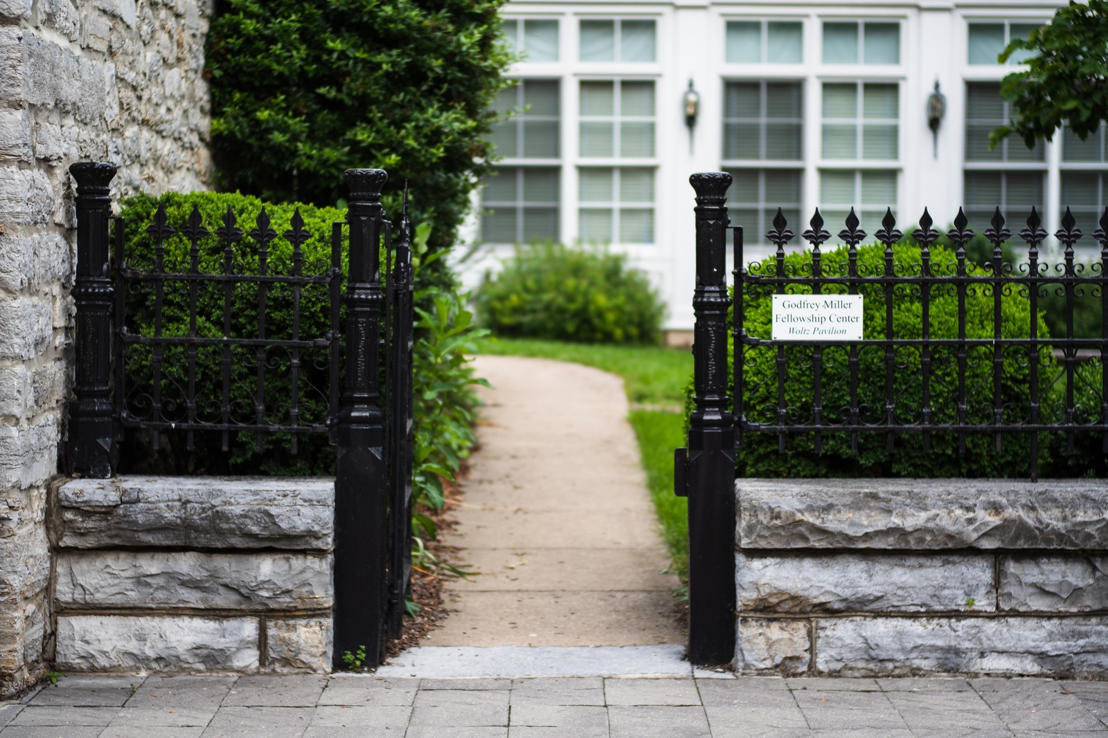 Inviting Pathway