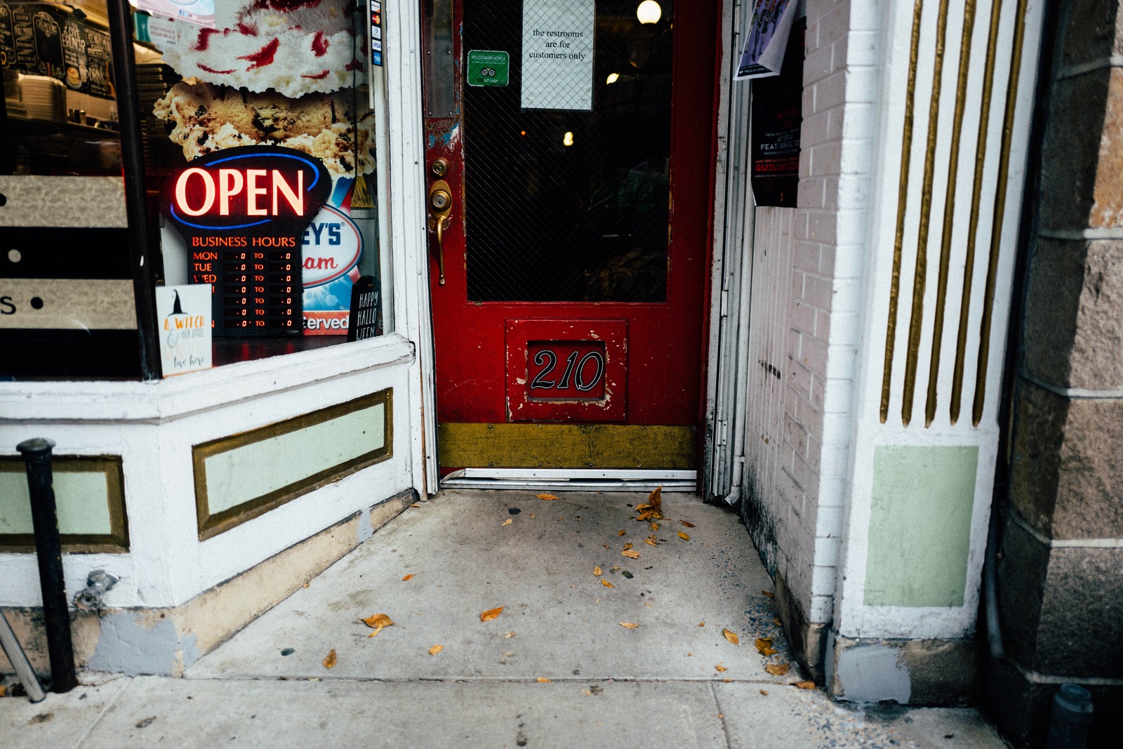 Inviting Threshold