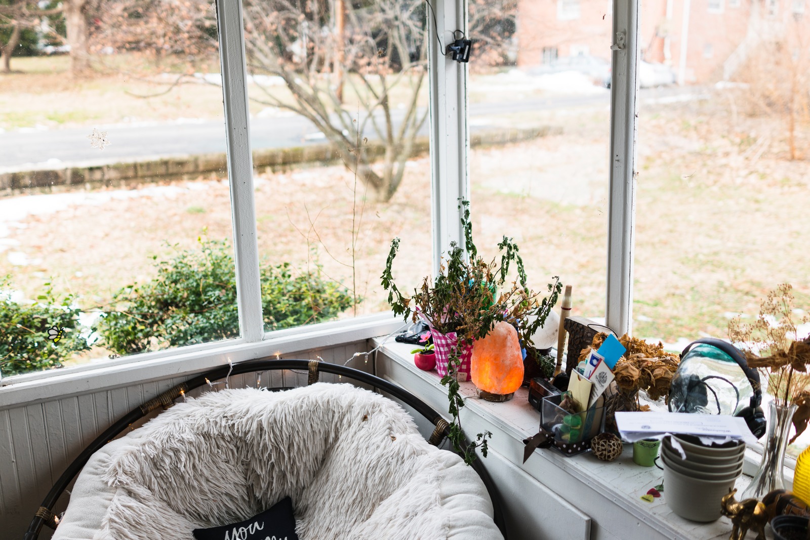 Cozy Sunlit Retreat