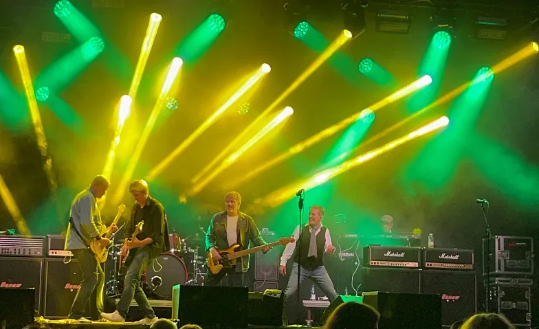 SQUAW - Status Quo Tribute Band - LIVE