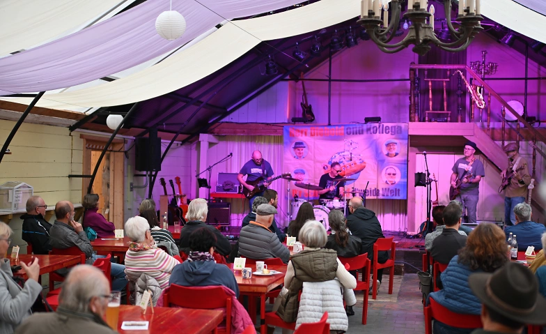 Sonntagsmatinee im KARIBA mit "Swing Time"