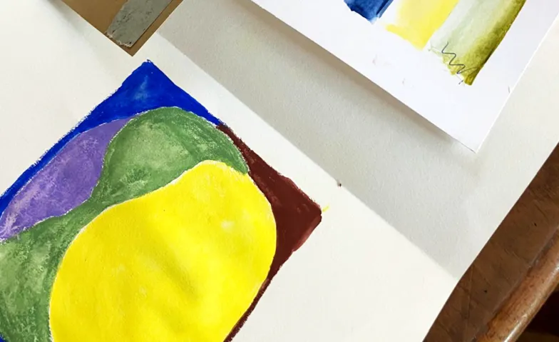 Frei­es Zeich­nen trifft Kunsttherapie