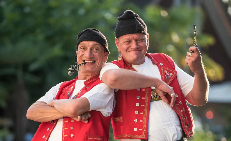Comedy-Dinner mit Messer & Gabel