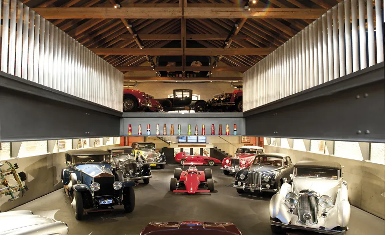 Conférence et visite guidée du Musée de l'automobile