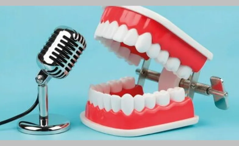 PowerPoint Karaoke mit Benjamin Heutschi & Fabian Rutsche