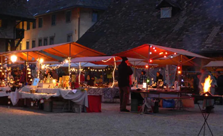 Weihnachtsmarkt im Schloss Köniz