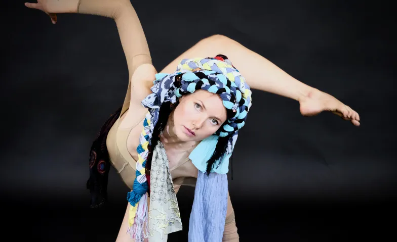Die vielen Welten – Tanzperformance mit Livemusik und Poesie
