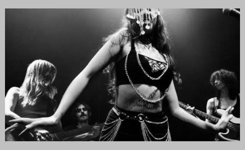 Bella & the Bizarre (DE-Berlin)