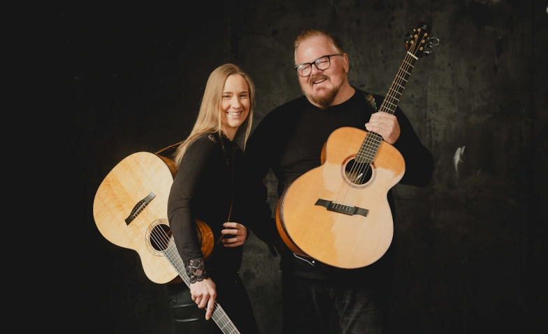 Don Ross & Julie Malía