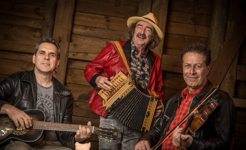 INTERNATIONAL CAJUN TRIO