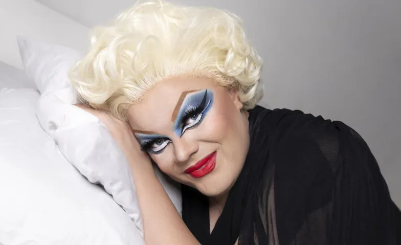 Dragshow mit Samantha Jackson, Randy Karma und Vicky Voyage