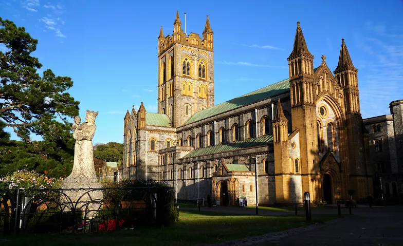 Englische Wochen: Vortrag zu Buckfast Abbey und Ringschnait