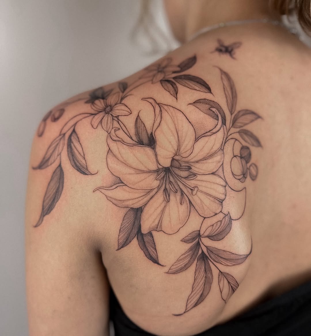 Elegant botanical shoulder floral with bold linework