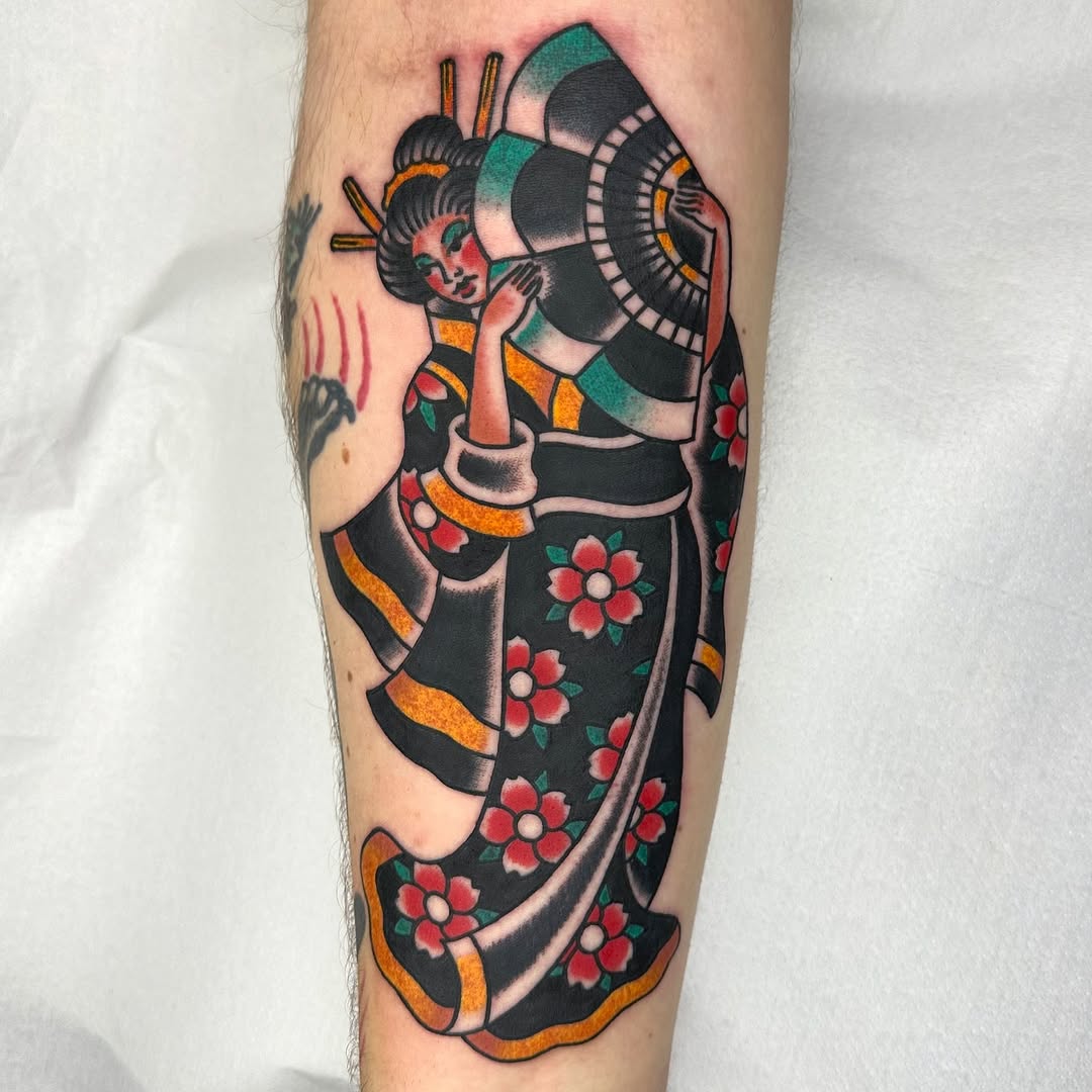 Bold neo-traditional geisha in a floral kimono with blossoms.