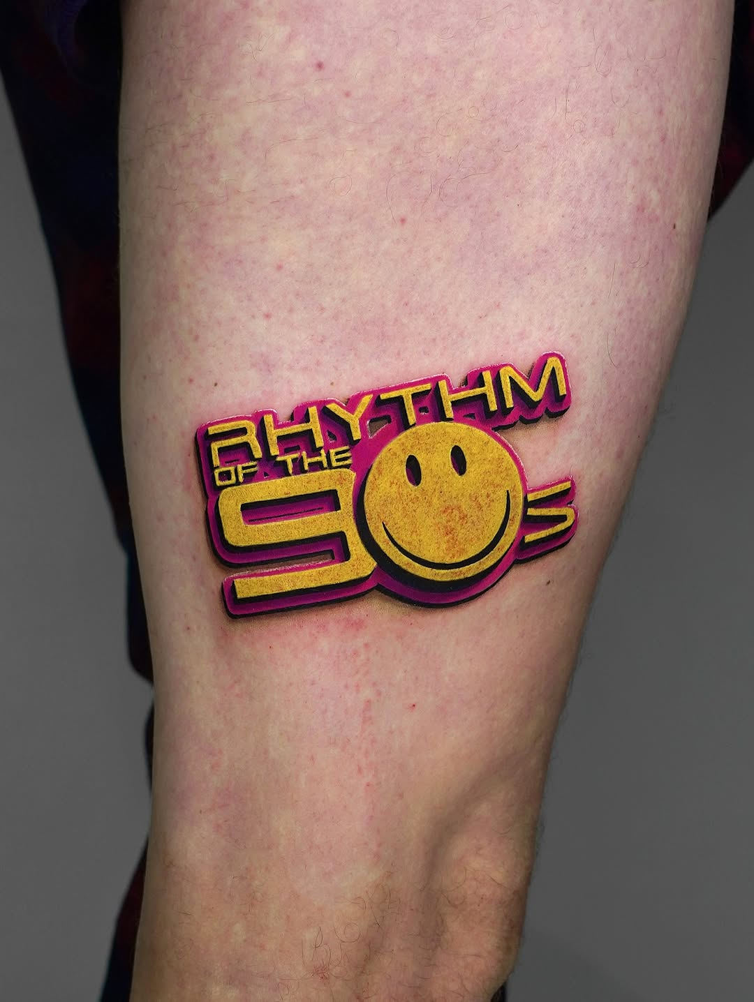 Vibrant retro neon 90s-style 3D logo with smiley