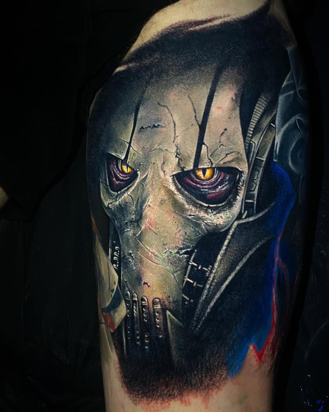 Hyper-detailed Grievous mask with cracked, metallic skin
