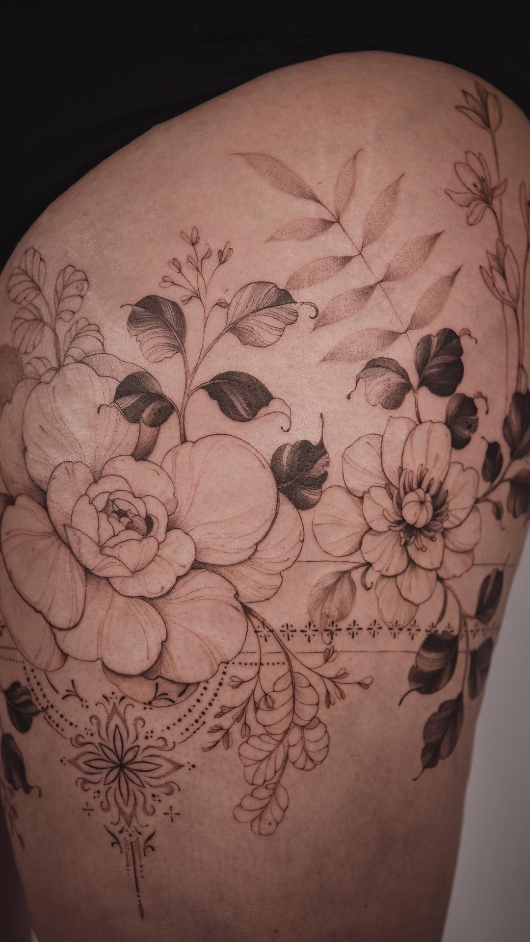 Delicate freehand floral bracelet with bold linework