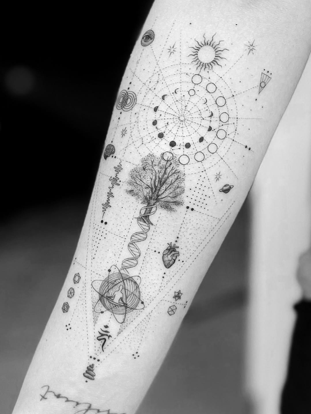 Intricate fine-line geometric cosmos with DNA-tree motif