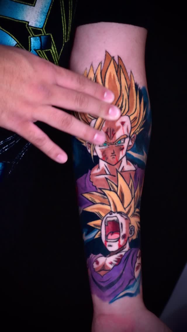 Vibrant Dragon Ball Z sleeve with Super Saiyan portraits