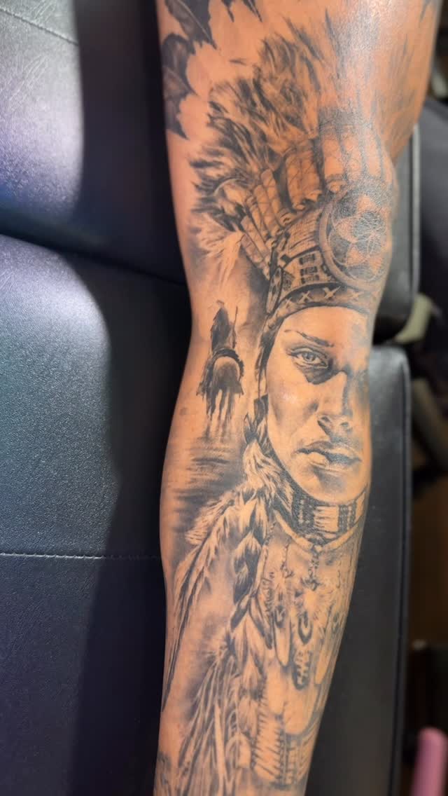 Healed Native leg sleeve with detailed feather headdress