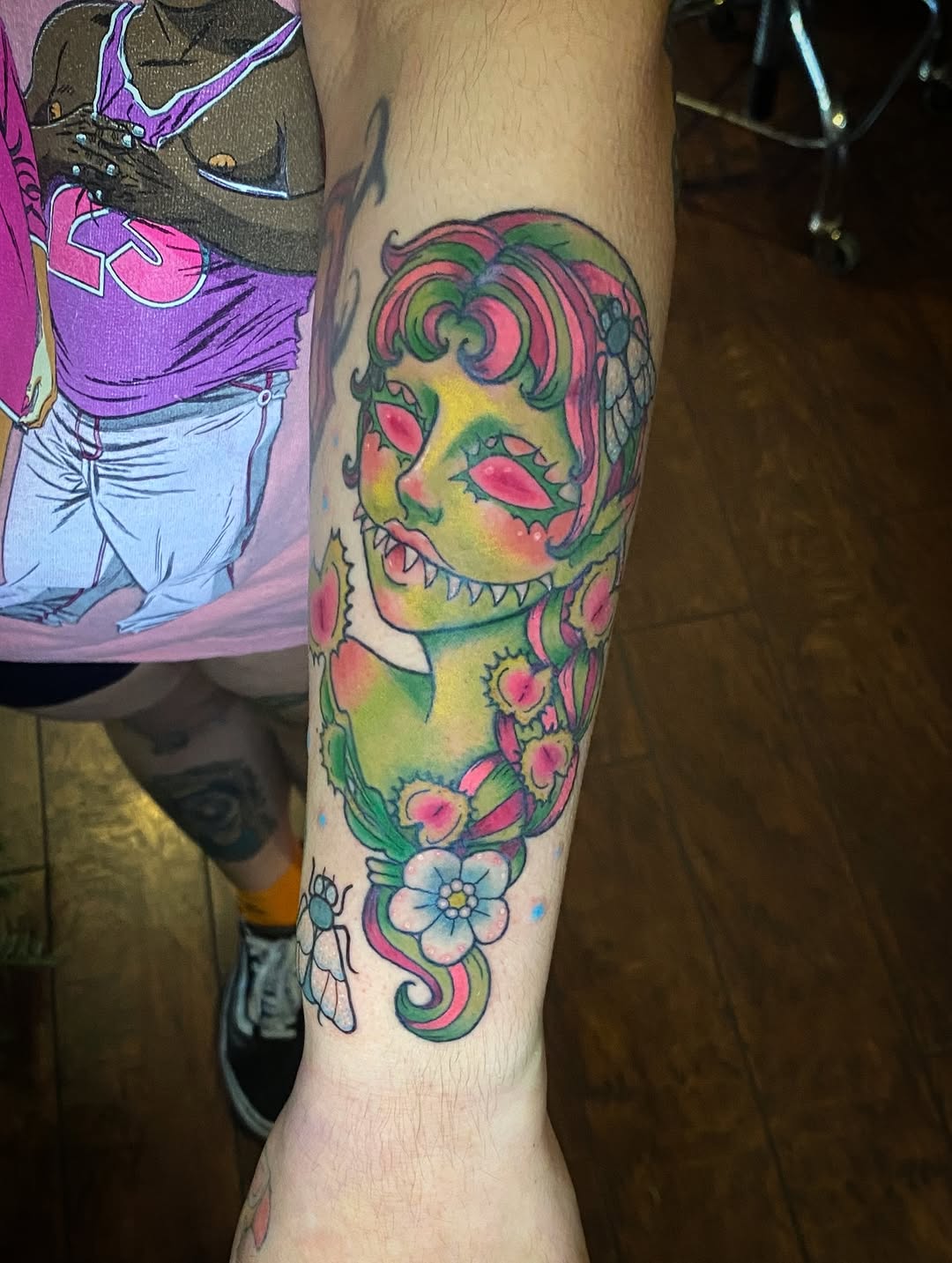 Vivid neo-traditional Venus-flytrap creature with floral accents