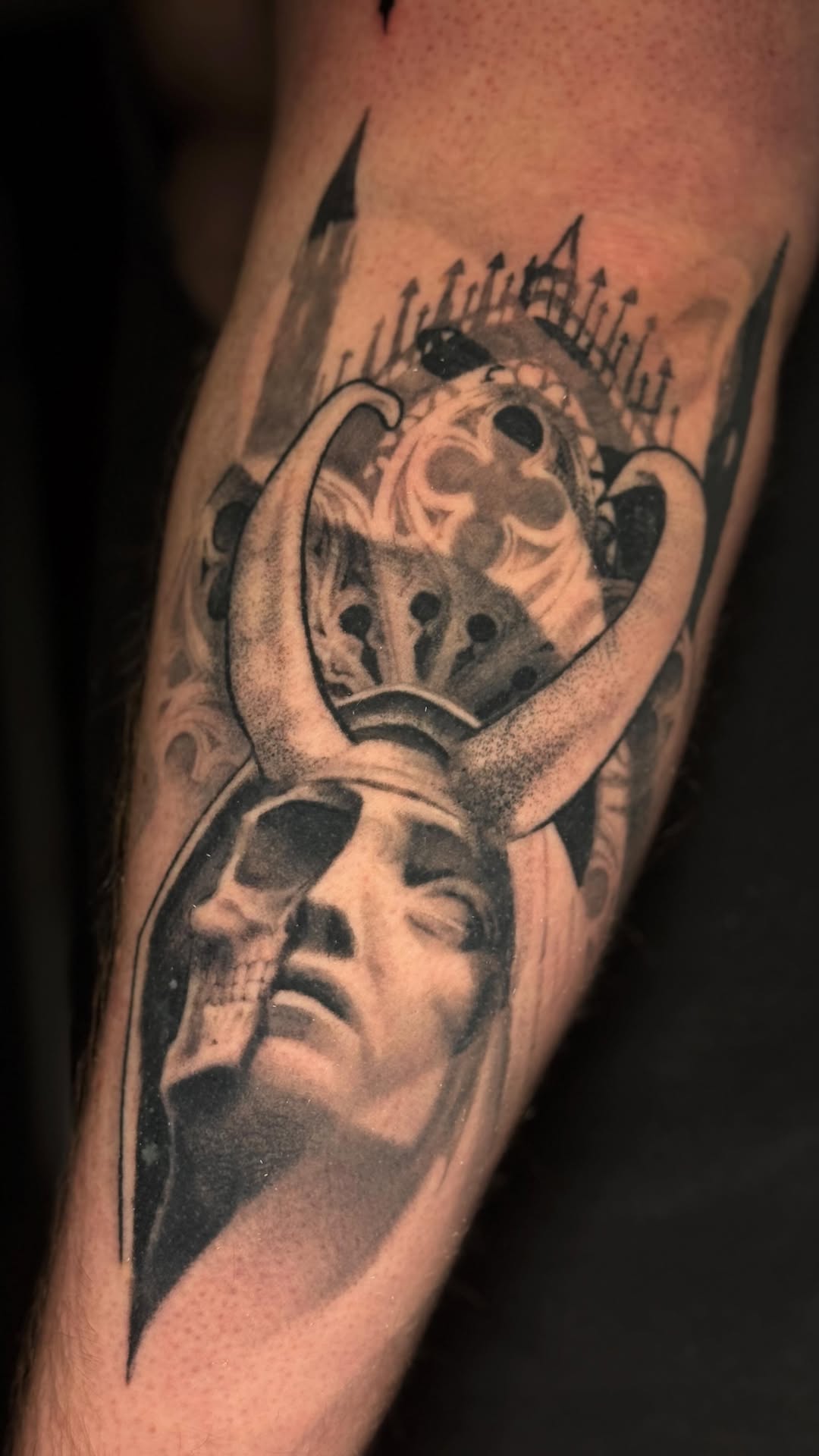 Bold grayscale realism: skull with towering deer antlers