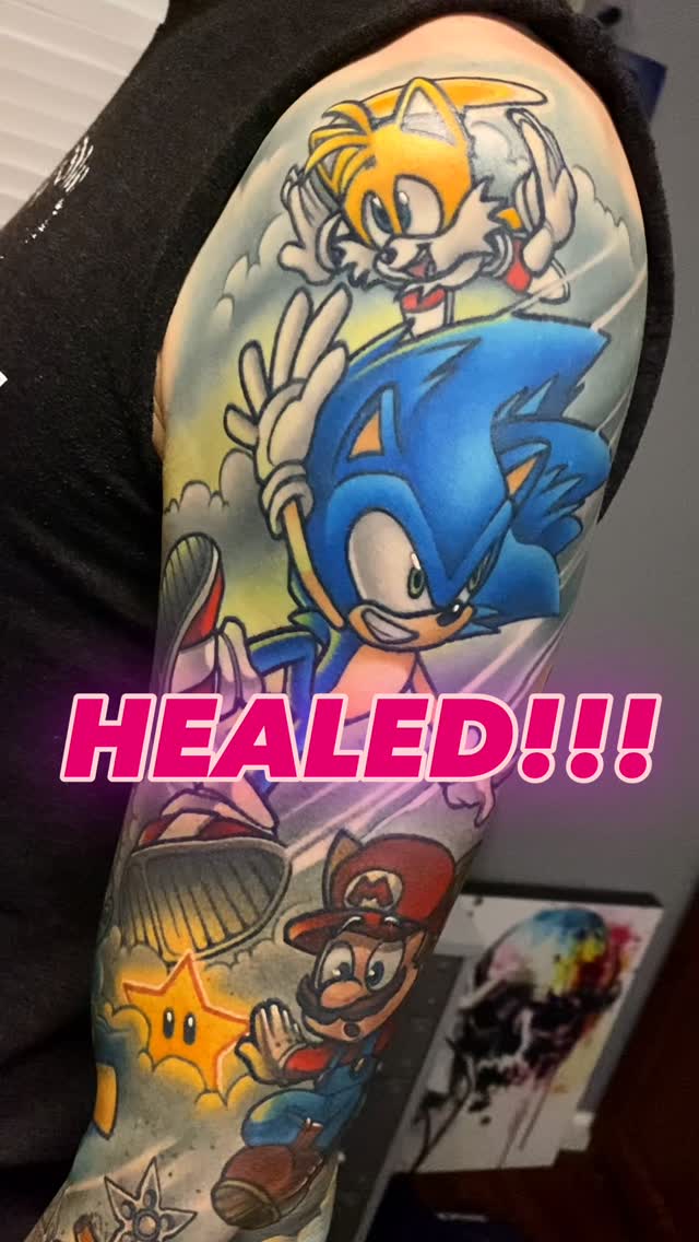 Color-saturated video-game sleeve with Sonic and Mario in action