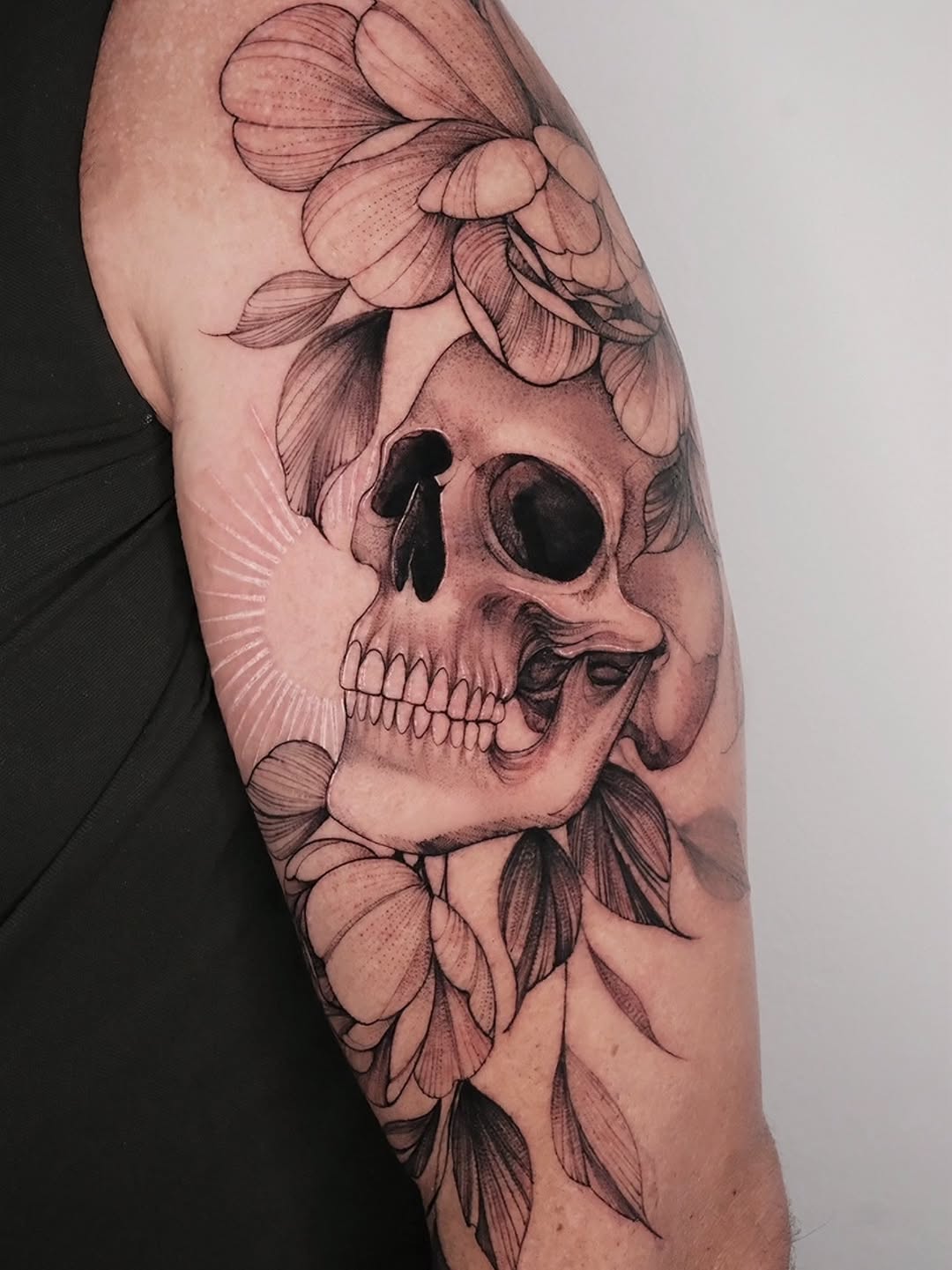Skull with peonies design