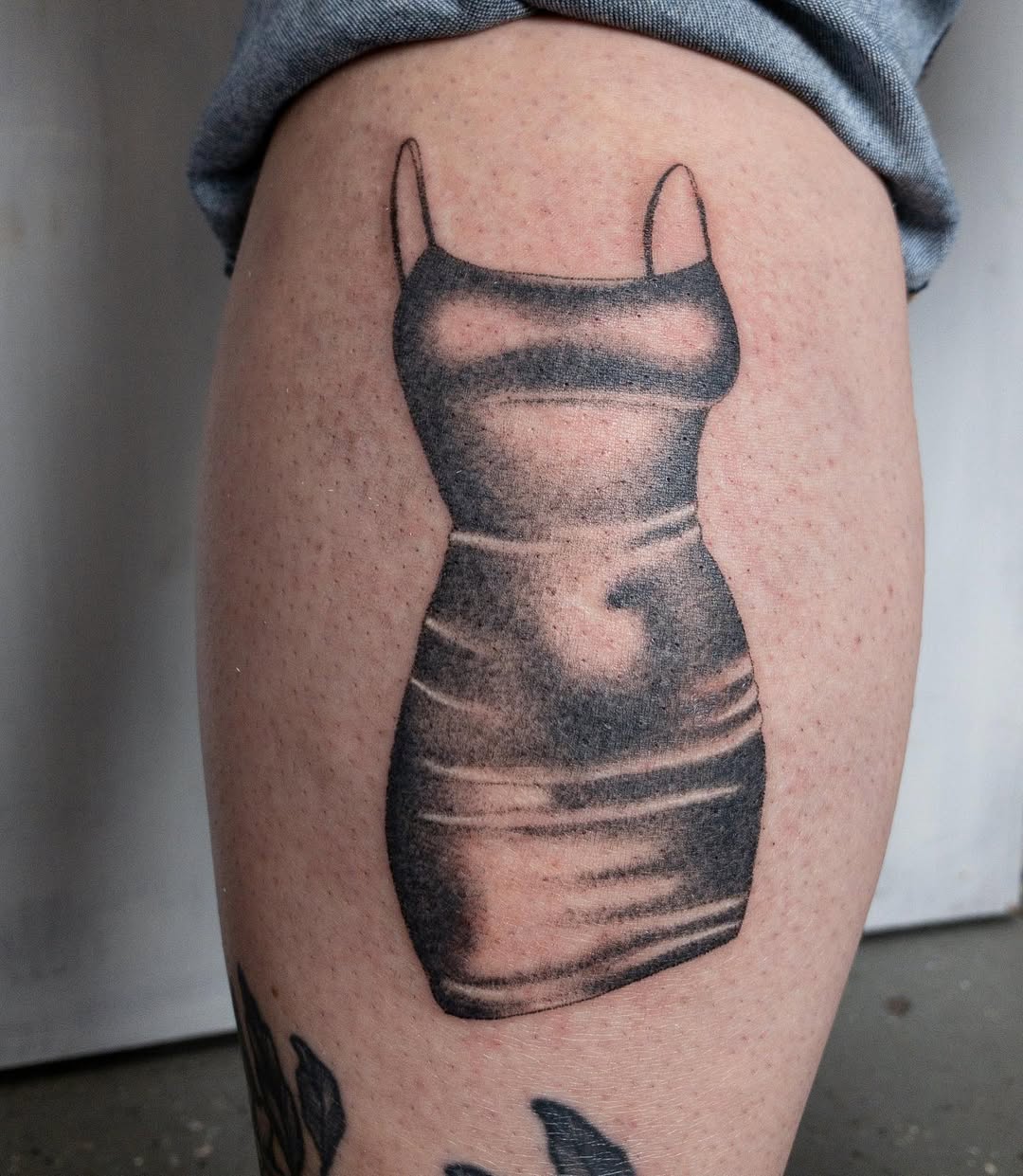 Shaded black dress silhouette with smooth shading