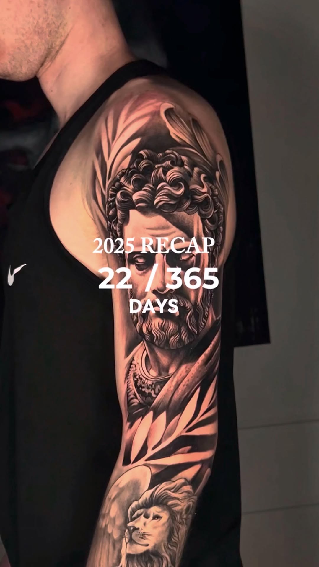 Classical bust with laurel, lion details in black-gray