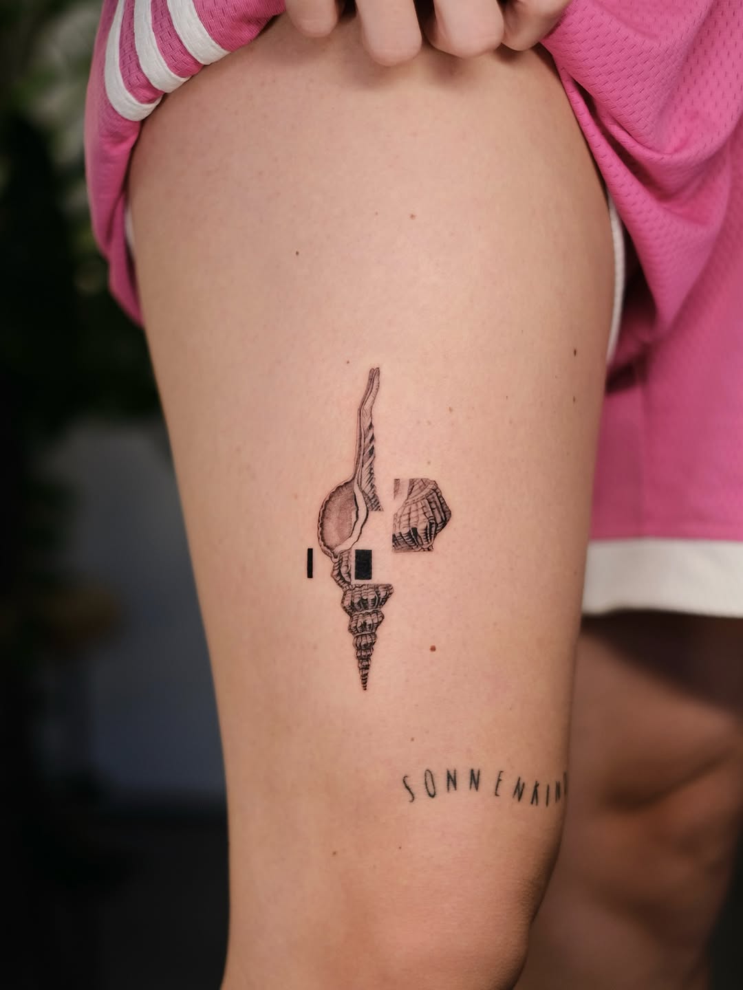 Deconstructed dagger-like linework with geometric blocks