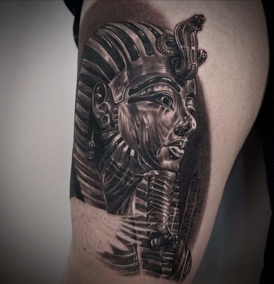 Monumental Egyptian pharaoh bust in bold black-and-gray realism