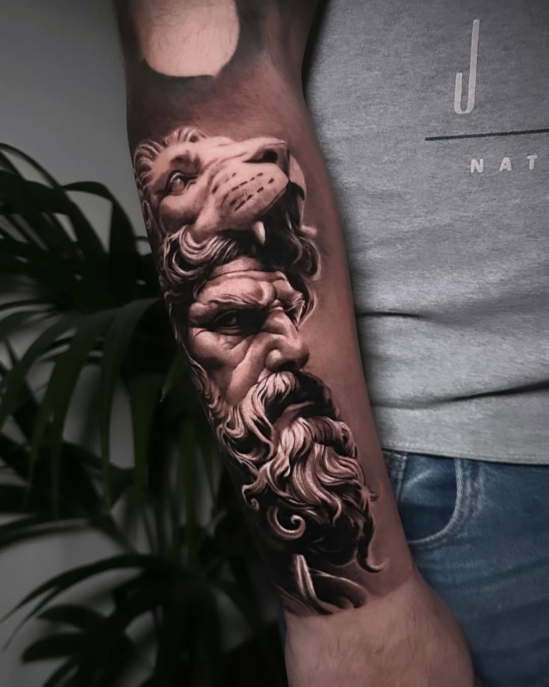 Hyper-realistic classical bust with flowing beard and lion
