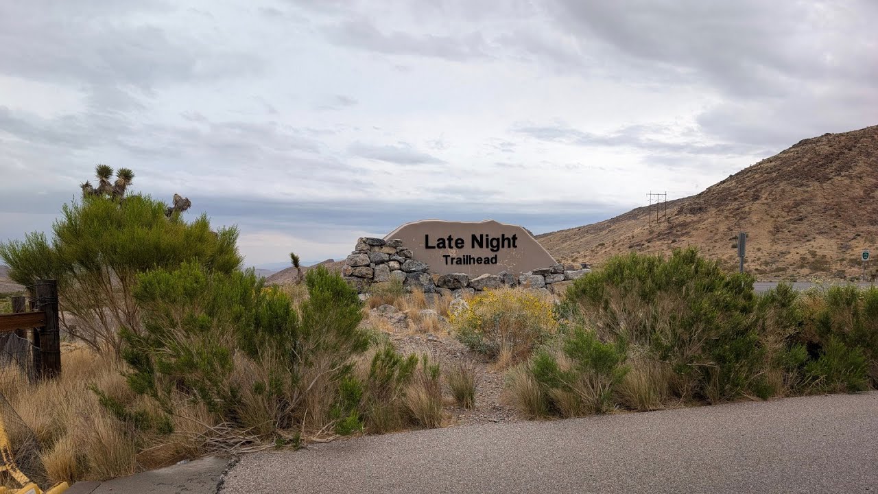 Late Night Trailhead, Las Vegas, Nevada 2025-05-04