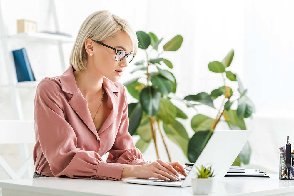 Know the difference between Service desk vs help desk vs ITSM