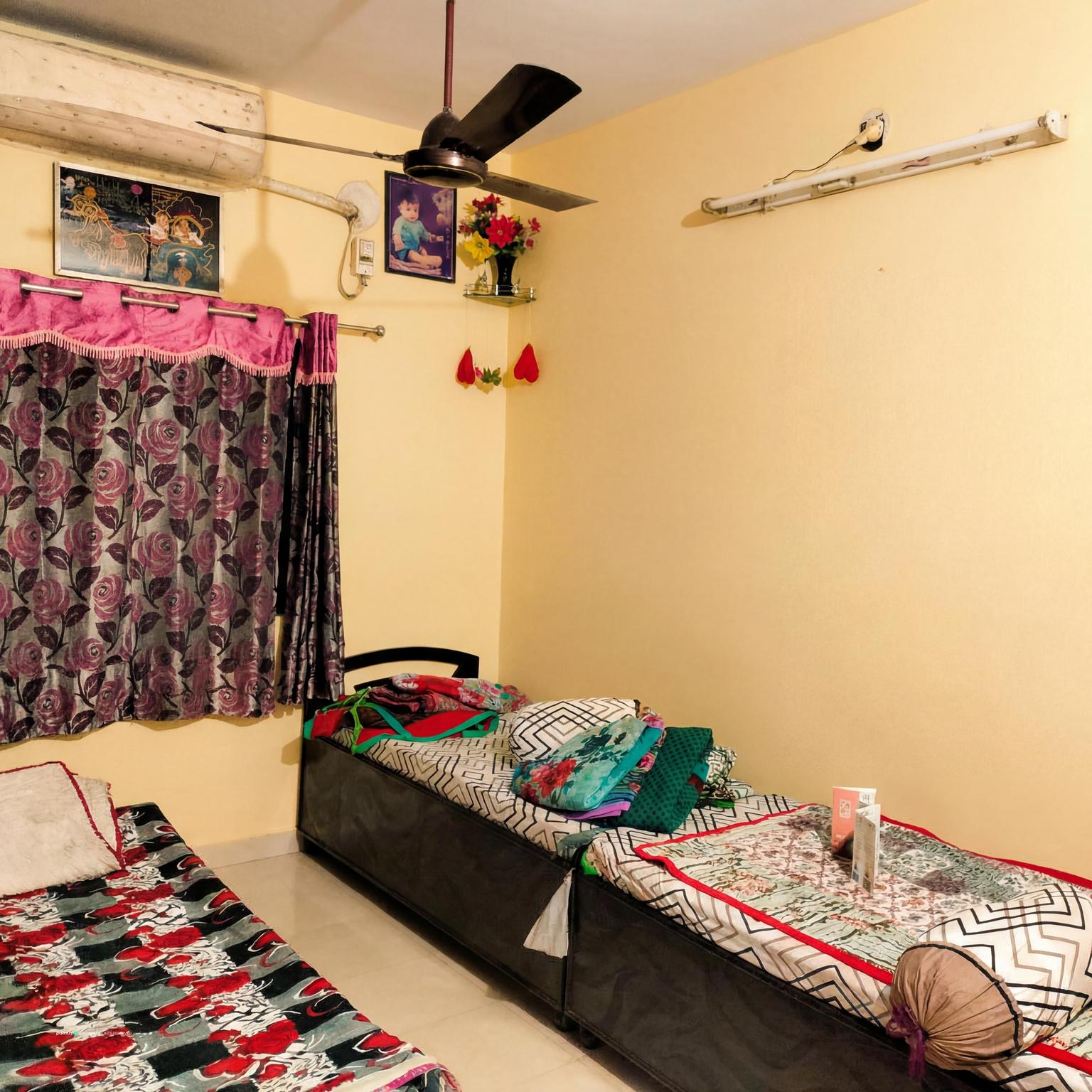 Yellow or White Light for Living Room - Lighting Choices | Paintit.ai - 15