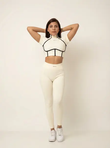 SET BLUSA CRUDO CUELLO ALTO SESGO NEGRO LEGGIS SCARLETT