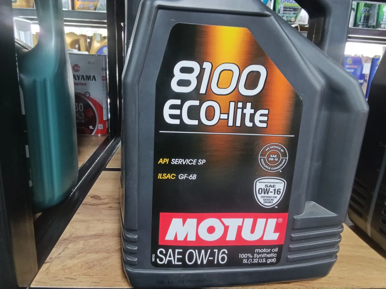 Motul 8100 Eco-Lite 0W16 5L