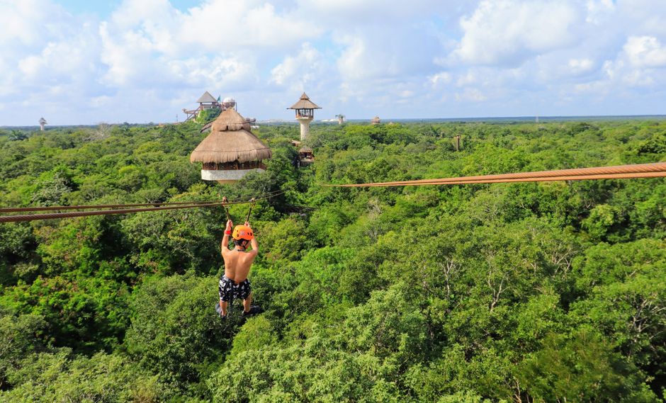 Orman içinde zipline macerası