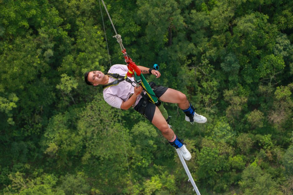 Mutlu zipline deneyimi