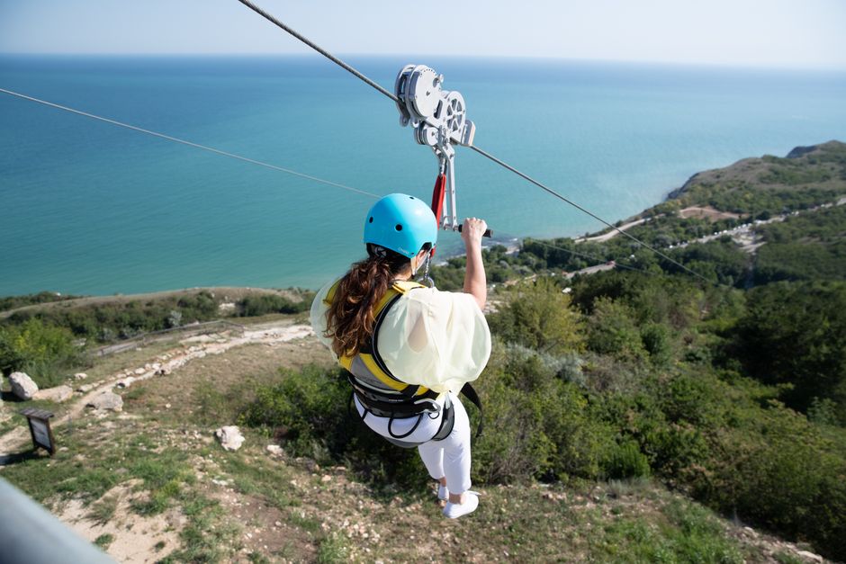 Manzaralı zipline deneyimi