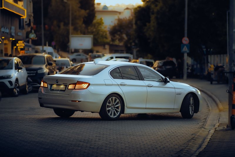 Joker Otomotiv uzman ekibi araç hazırlığında